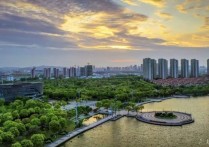 工业园苏州湖东港田路与星龙街交叉口市工业园区湖田路1500平米新建厂房层高9米厂区开阔厂房出租，首层